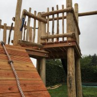 Hout speeltoestel Roden